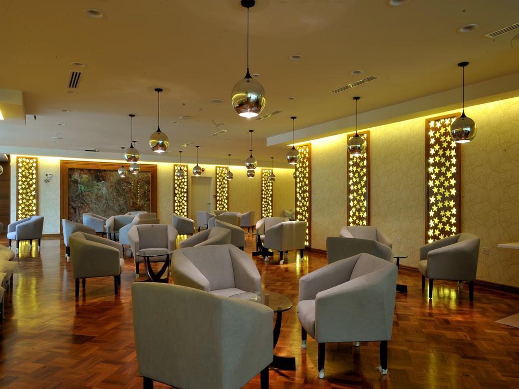 Jasmine Palace Yangon Exteriör bild